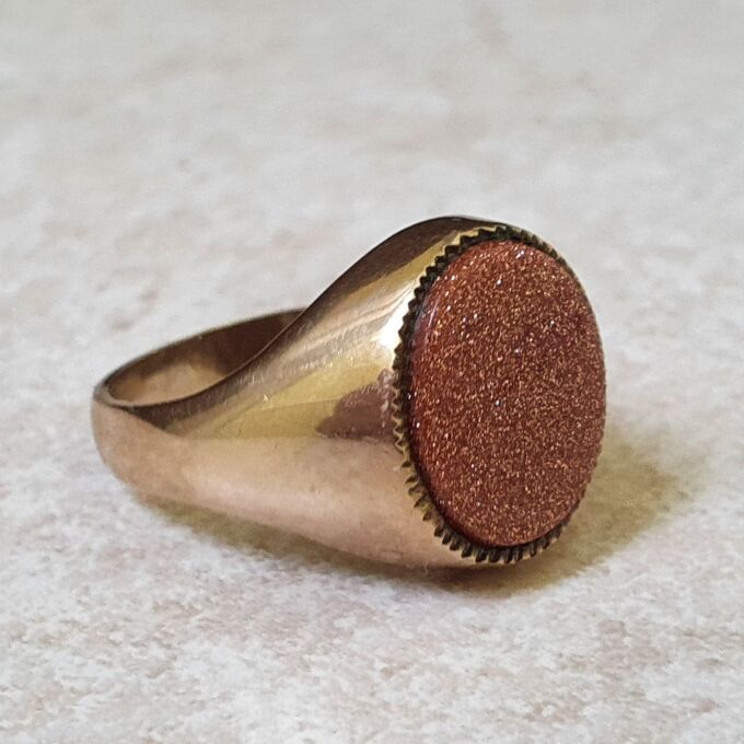 Goldstone Signet Ring in 9ct Gold.