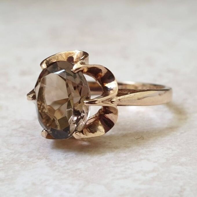 Oval Smoky Quartz Ring in 9ct Gold.