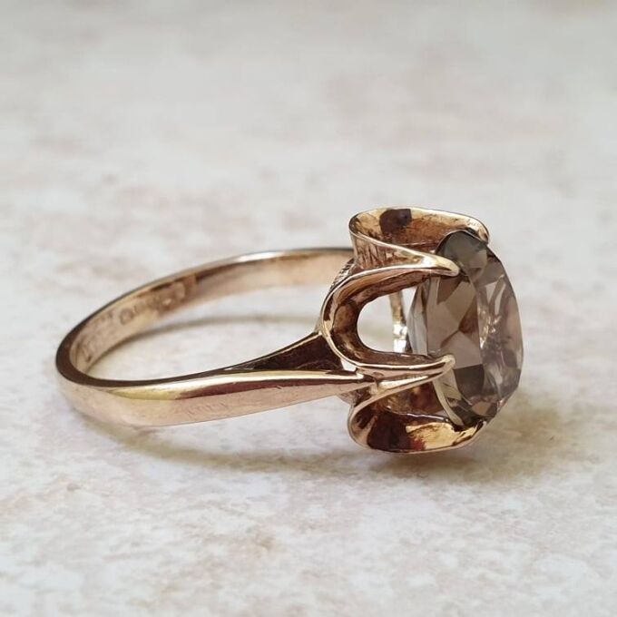 Oval Smoky Quartz Ring in 9ct Gold.