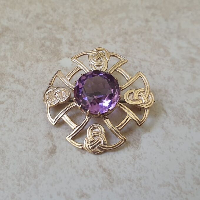 Celtic Style Amethyst Brooch in 9ct Gold.