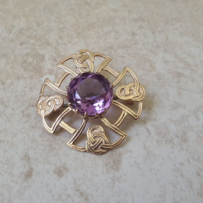 Celtic Style Amethyst Brooch in 9ct Gold.