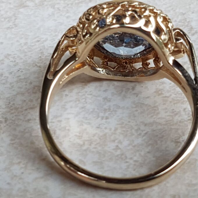 Pretty Synthetic Blue Spinel Solitaire Ring in 9ct Gold, a UK O or a US 7 1/4.