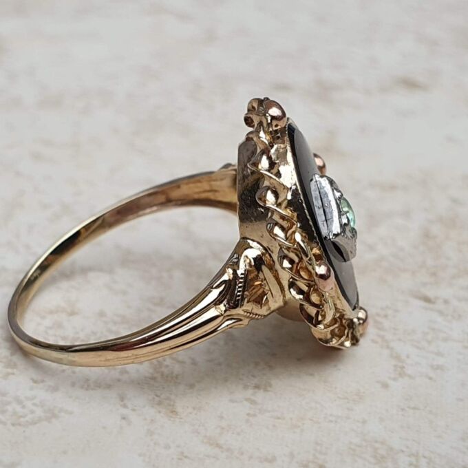 Vintage Onyx Ring in 10k Rose and Yellow Gold, a UK J or a US 5