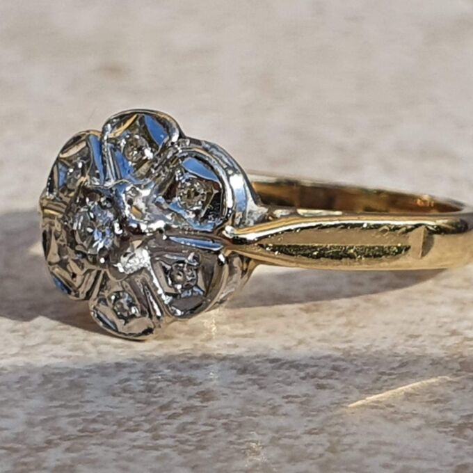 Diamond Set Daisy Cluster Ring in 18ct Gold