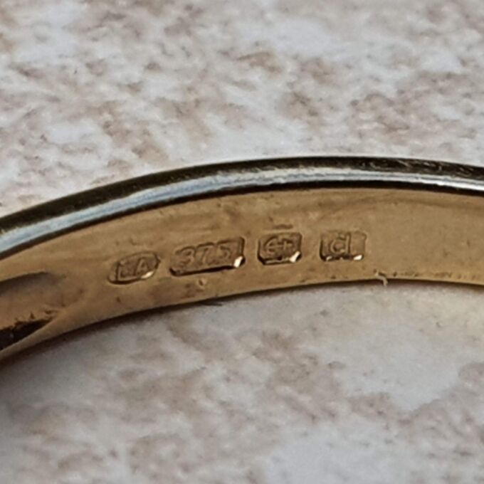 Topaz and Diamond Stacking Band in 9ct Gold.