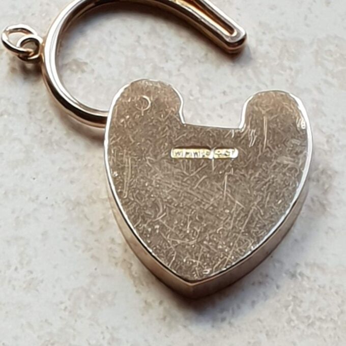 Large Simple Heart Padlock in 9ct Gold
