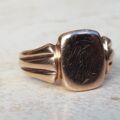 Adorable Antique Signet Ring in 9ct Rose Gold, a UK R 1/2 or a US 9 1/4.