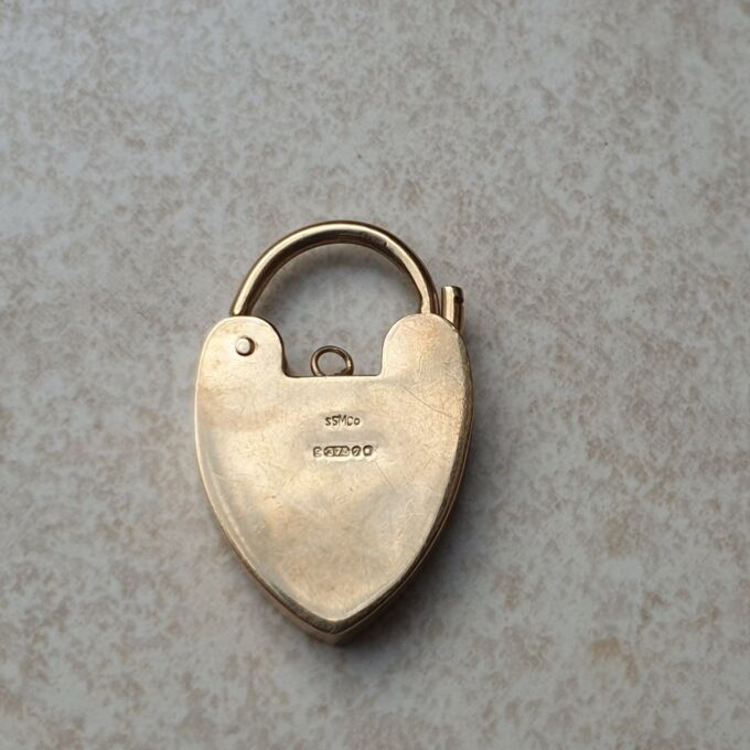 Vintage Engraved Heart Padlock in 9ct Gold