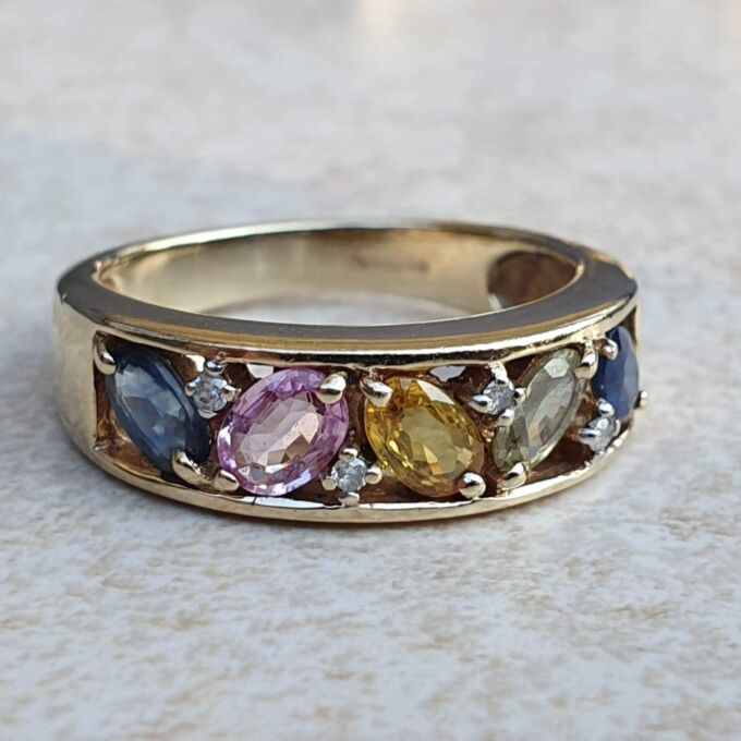 Multi Sapphire Ring in 9ct Gold, a UK M 1/2 or a US 6 3/4