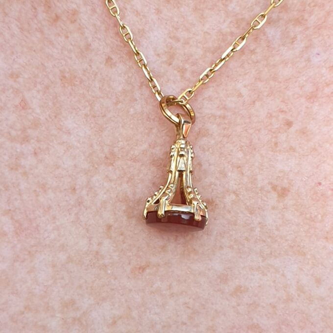 Carnelian Fob Pendant in 9ct Gold