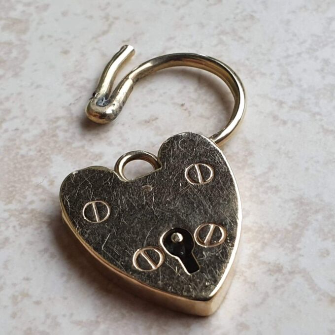 Plain Heart Shaped Padlock in 9ct Gold
