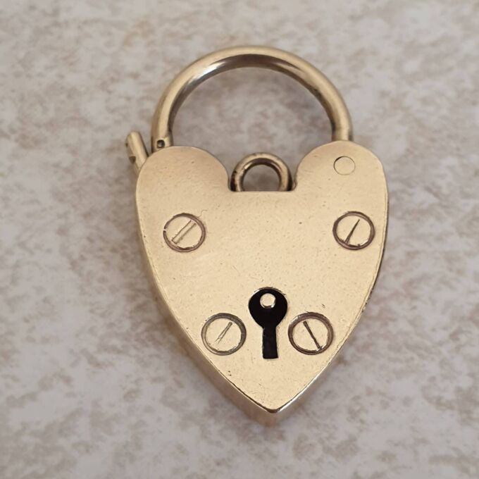 Large Plain Heart Padlock in 9ct Gold