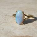 Beautiful Opal Solitaire Ring in 18ct Gold,  a UK N or a US 7.