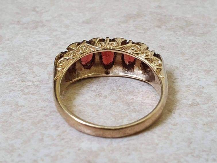 Five Stone Garnet Ring in 9ct Gold.