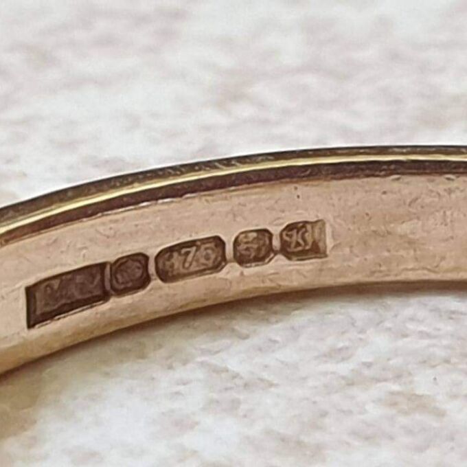 Sapphire and Diamond Stacking band Ring in 9ct gold, a UK R or a US 9.