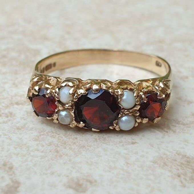 Garnet and Seed Pearl Ring in 9ct Gold.