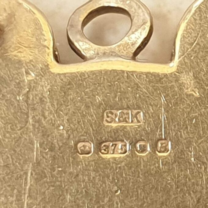 Ornate Engraved Heart Padlock in 9ct Gold