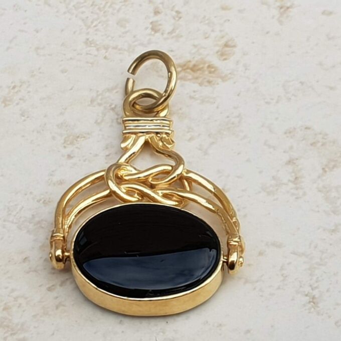 Onyx and Agate Spinner Fob in 9ct Gold