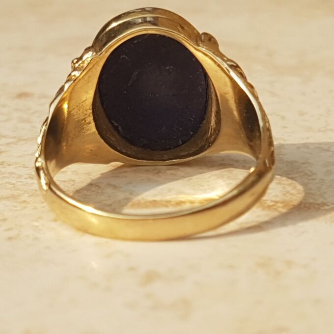 Large Lapis Lazuli Signet Ring in 9ct Gold, a UK S 1/2 or a US 9 3/4.