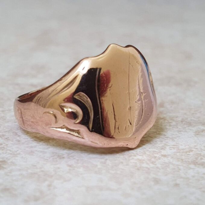 Shield Signet Ring in 9ct Rose Gold.
