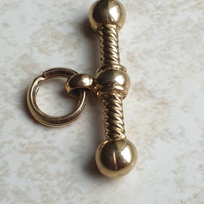Twisted Design T Bar Fob Pendant in 9ct Gold.
