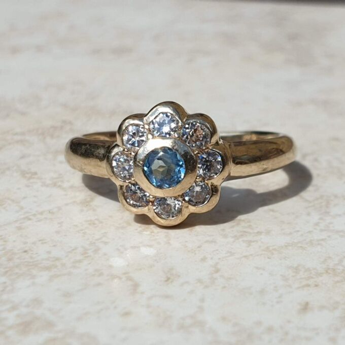 Topaz and Paste Daisy Cluster Ring in 9ct Gold,  a UK N or a US 7.