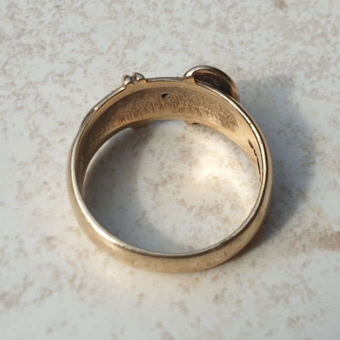 Diamond Set Buckle Ring in 9ct Gold, a UK S or a US 9 1/2.