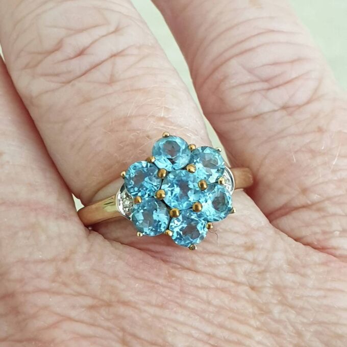 Topaz Flower Cluster Ring in 9ct Gold,  a UK O 1/2 or a US 7 3/4.