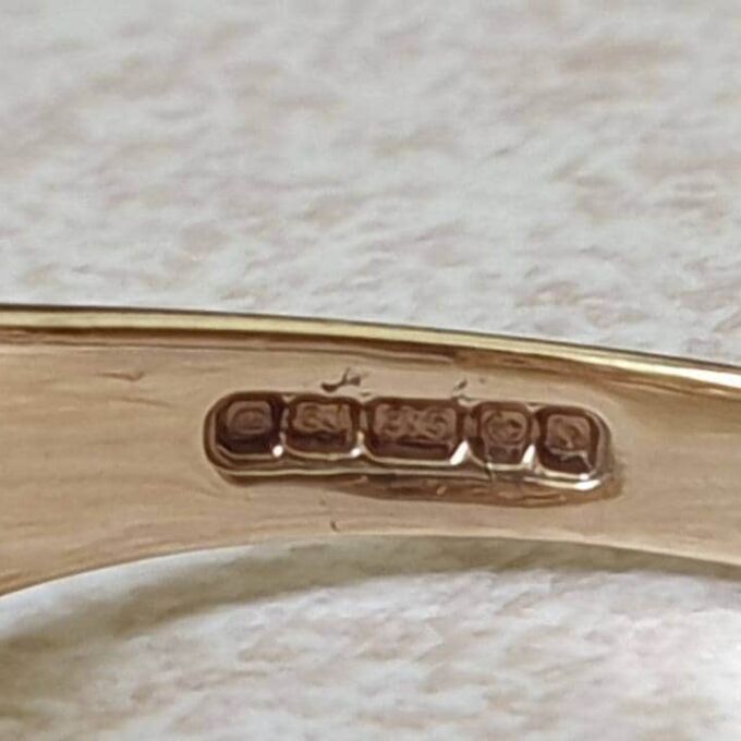 Graduating Celtic Knot Ring in 9ct Gold.