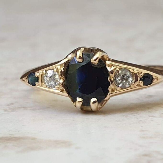 Vintage Sapphire and Diamond Ring in 18ct Gold, a UK L 1/2 or a US 6 1/4