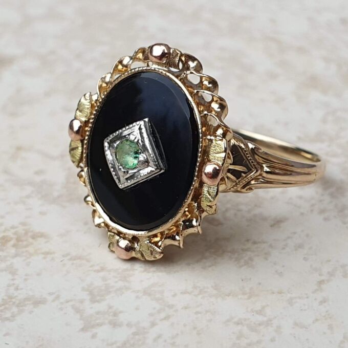 Vintage Onyx Ring in 10k Rose and Yellow Gold, a UK J or a US 5