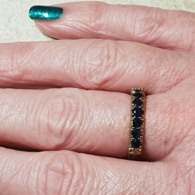 Super Seven Stone Sapphire Band in 9ct Gold, a UK size P or a US 7 3/4 – 8.