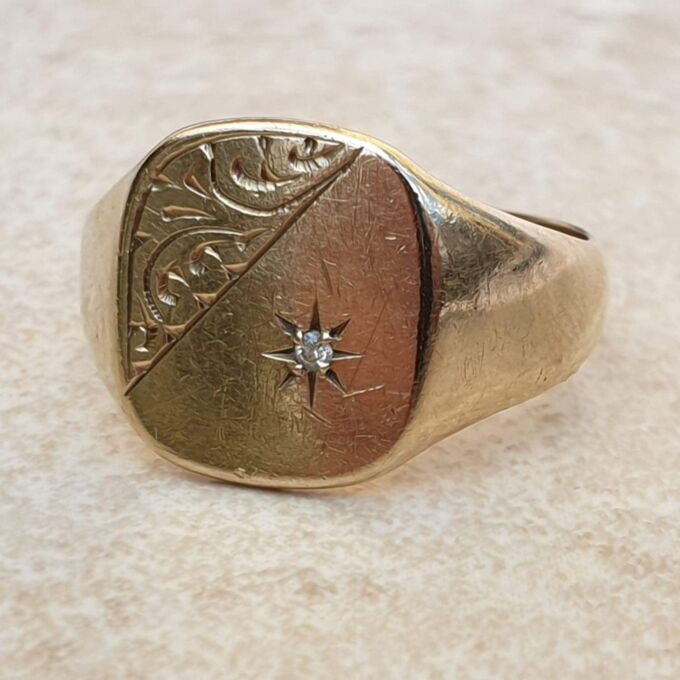 Diamond Accent Engraved Signet Ring in 9ct Gold,  a UK R 1/2 or a US 9 1/4.