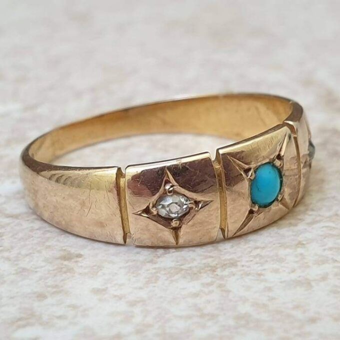 Antique Turquoise and Diamond Ring in 18ct Gold.