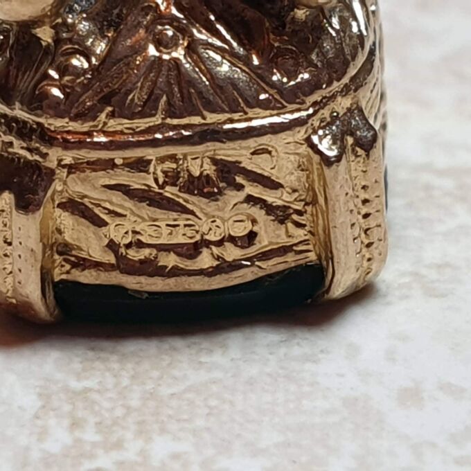 Chrysoprase Fob Pendant in 9ct Gold