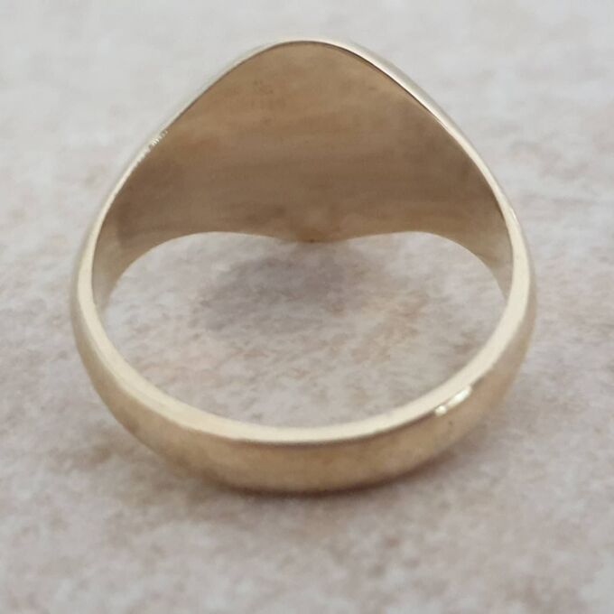 Oval Part Engraved Signet Ring in 9ct Gold.