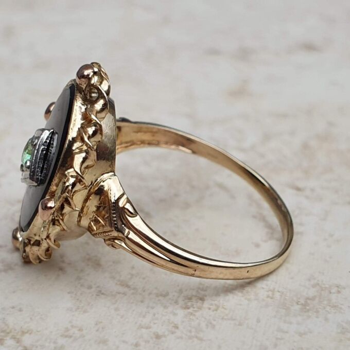 Vintage Onyx Ring in 10k Rose and Yellow Gold, a UK J or a US 5