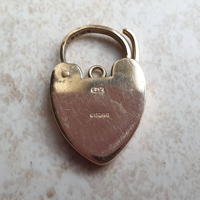 Swirl Pattern Heart Padlock in 9ct Gold