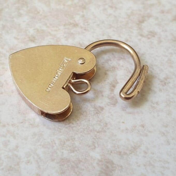 Small Front Engraved Fully Working Padlock in 9ct gold