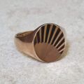 Oval Sunray Signet Ring in 9ct gold, a UK O or a US 7 1/4