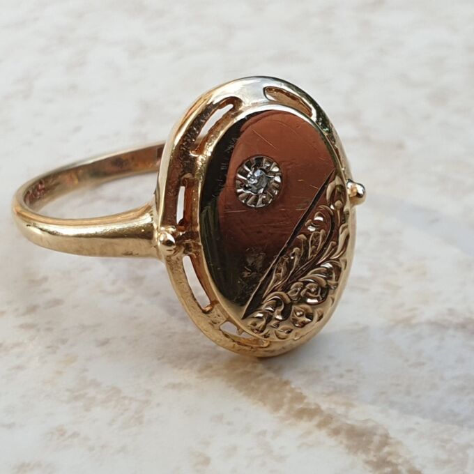 Diamond Set Engraved Signet Ring in 9ct Gold