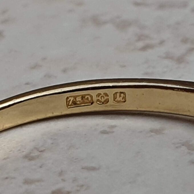 Sapphire and Diamond Ring in 18ct Gold, a UK O or a US 7 1/2