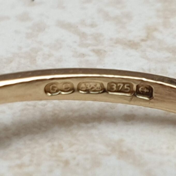 Tanzanite Coloured Paste Cluster Ring in 9ct Gold,  a UK N or a US 7.