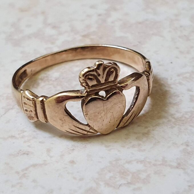 Reserved – Claddagh Heart, Crown & Hands Ring in 9ct Gold, a UK M or a US 6 1/2