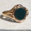 Timeless Oval Bloodstone Signet Ring in 9ct Gold, a UK K 1/2 or a US 5 3/4.