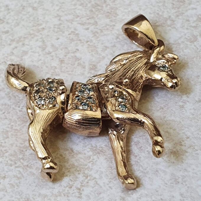 Articulated Pony Pendant in 9ct Gold