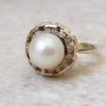 Pearl Solitaire Ring in 9ct Gold.