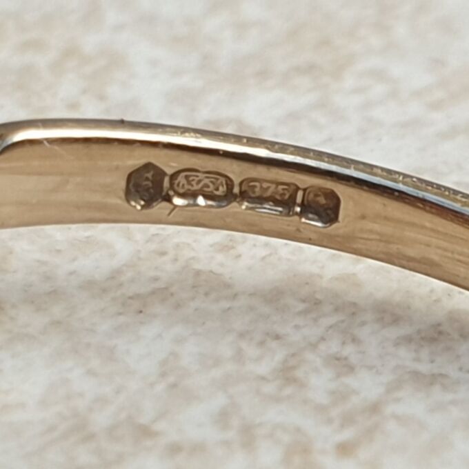 Three Stone Sapphire Ring in 9ct Gold, a UK K or a US 5 1/2