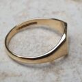 Simple Squared Signet Ring in 9ct Gold, a UK O or a US 7 1/2