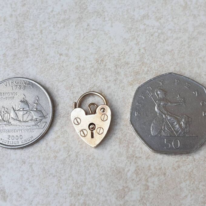Small Plain Heart Padlock in 9ct Gold